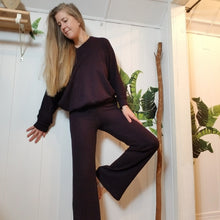 Load image into Gallery viewer, The ultimate in comfort, classic active to lounge pant for everyday. Featuring a high rise with a wide waistband that are fitted in the waist and hips with a relaxed straight leg. Made in a lusciously fuzzy soft inside and textured outside organic waffle knit. These will take you from day to night, from lounging to yoga, you will feel good, relaxed + comfy!
