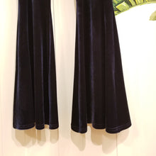 Load image into Gallery viewer, Absolute chic coziness in these must have flares! Featuring a nice wide medium-high rise fit waistband, the leg is fitted to the knees and flow out into a super flared hem, just slip on up these classics and have fun mixing + matching them with all of our other knit styles as well as everything else in your wardrobe!
